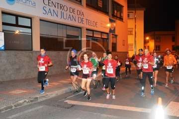 Telde se engancha al amor con su carrera nocturna (Foto TA)